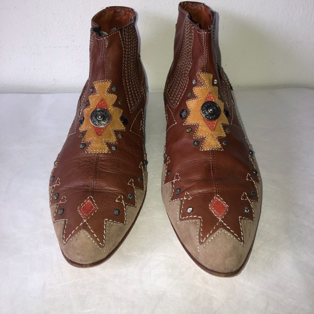 Vintage 80’s Italian leather appliqué booties
